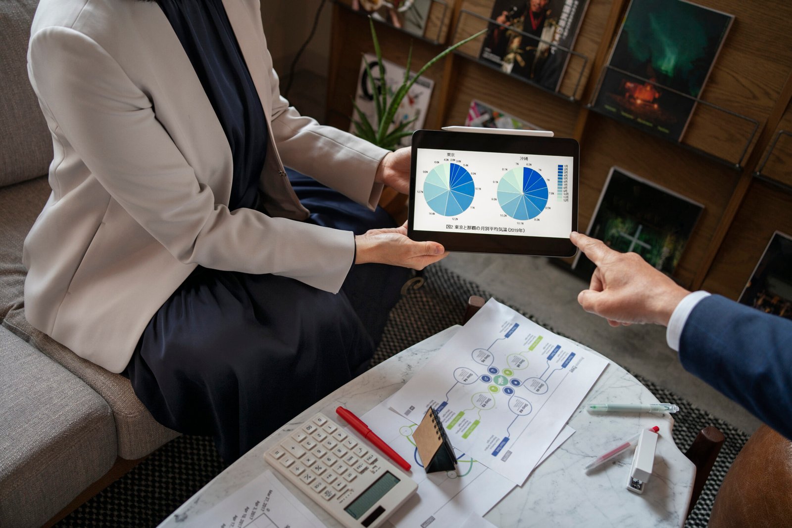Data Analyst vs. Business Analyst 2025